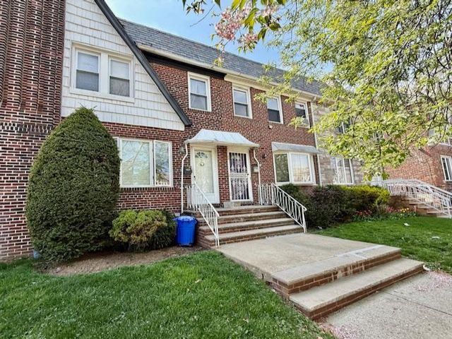  3 BR,  1.00 BTH &nbsp;Single family style home in Marine Park