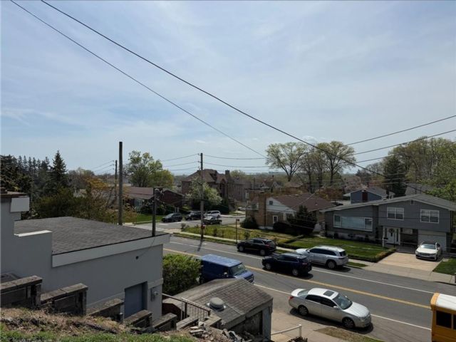 [PHOTO]
