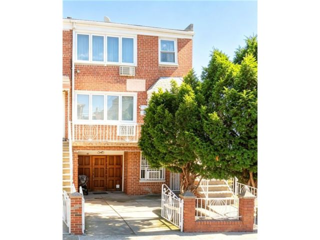 Studio,  3.00 BTH &nbsp;Multi-family style home in Bath Beach