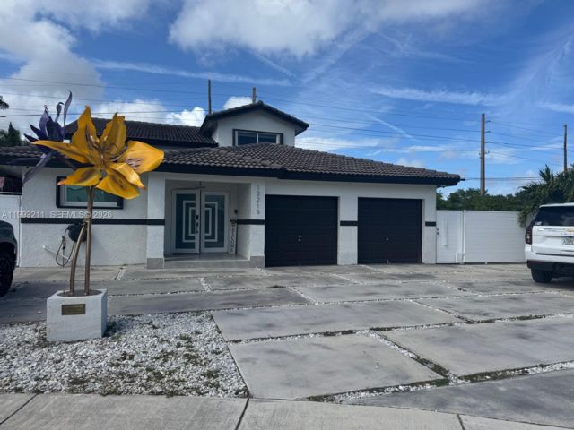  4 BR,  2.50 BTH &nbsp;European style home in Homestead