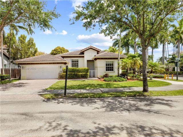  4 BR,  3.00 BTH &nbsp; style home in Medley