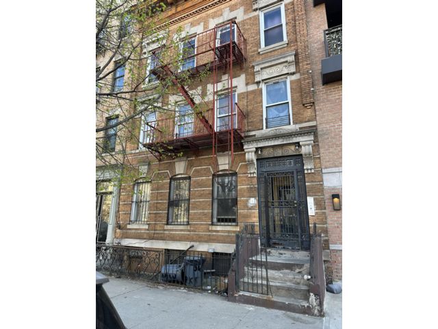  2 BR,  1.00 BTH &nbsp; style home in Prospect Heights