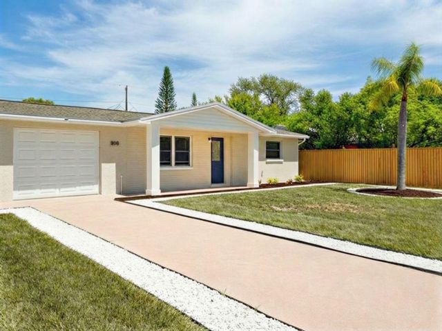  3 BR,  1.00 BTH &nbsp; style home in Holiday