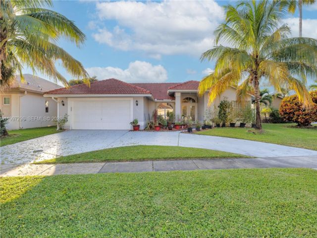  4 BR,  3.00 BTH &nbsp; style home in Wellington