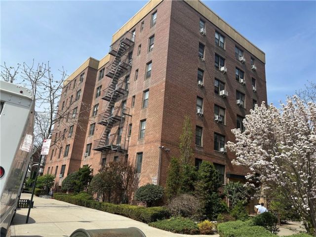 Studio,  1.00 BTH &nbsp;Co-op style home in Bay Ridge