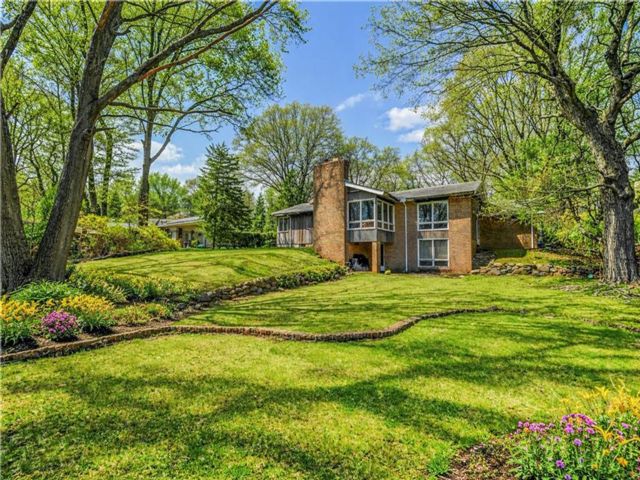  3 BR,  3.00 BTH &nbsp;Single family style home in Emerson Hill