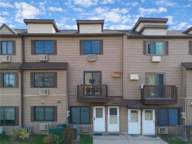  2 BR,  2.00 BTH &nbsp;Condominium style home in New Springville