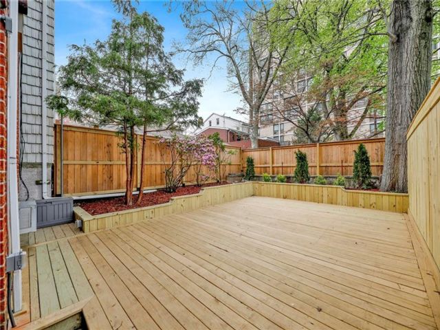  1 BR,  1.00 BTH &nbsp;Co-op style home in Bay Ridge