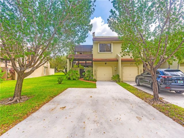  3 BR,  3.00 BTH &nbsp; style home in Medley