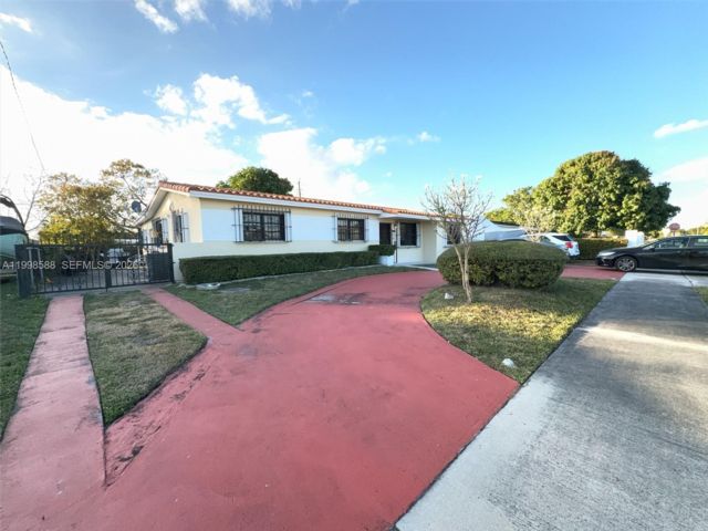  3 BR,  2.00 BTH &nbsp; style home in Miami