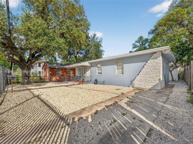  3 BR,  1.00 BTH &nbsp;European style home in Miami