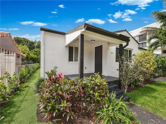  4 BR,  3.00 BTH &nbsp; style home in Miami