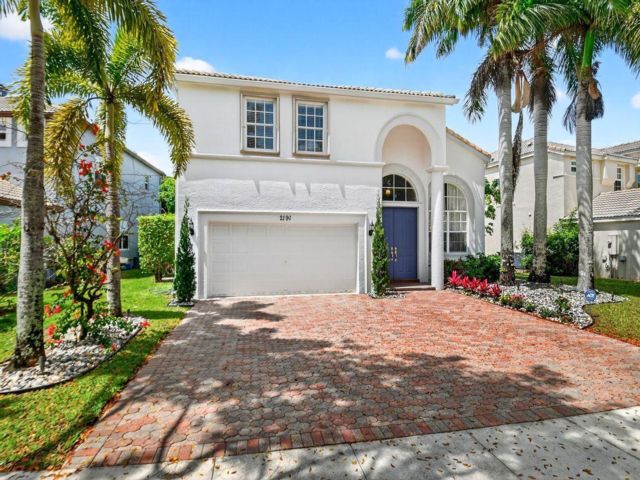  4 BR,  3.00 BTH &nbsp; style home in Wellington