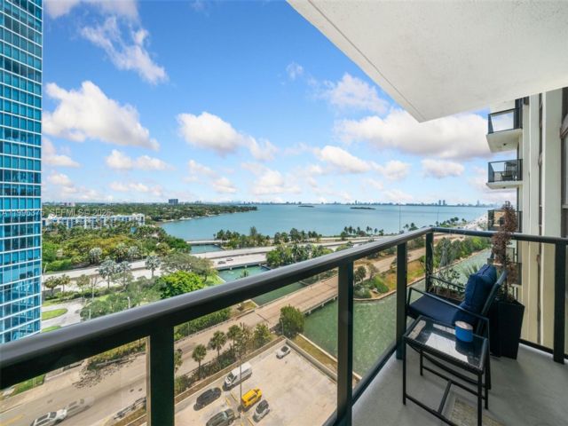 2 BR,  2.00 BTH &nbsp; style home in Miami