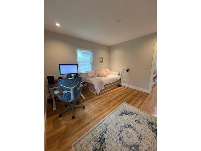 [PHOTO]