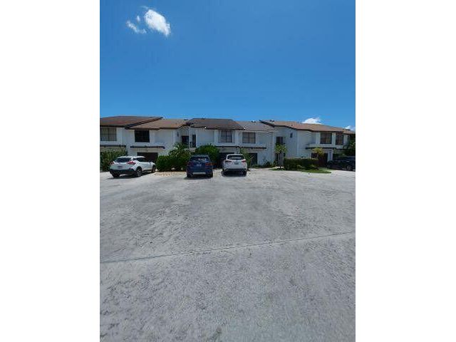  3 BR,  2.00 BTH &nbsp; style home in Wellington