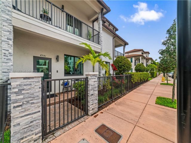  3 BR,  2.50 BTH &nbsp; style home in Medley