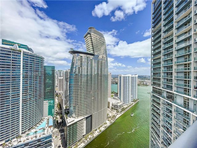  2 BR,  2.00 BTH &nbsp; style home in Miami