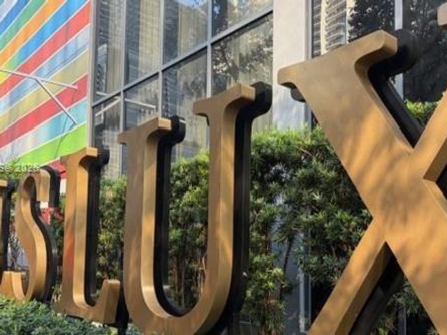  2 BR,  2.00 BTH &nbsp; style home in Miami