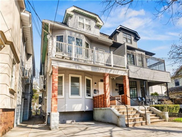 [Midwood Real Estate, listing number 3337283]