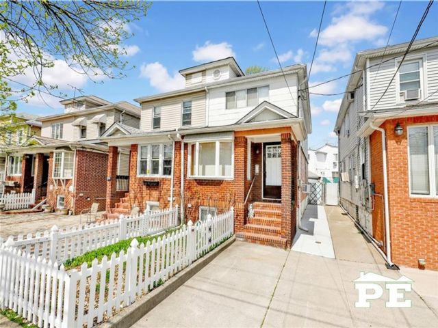  3 BR,  1.00 BTH &nbsp;Single family style home in Mill Basin