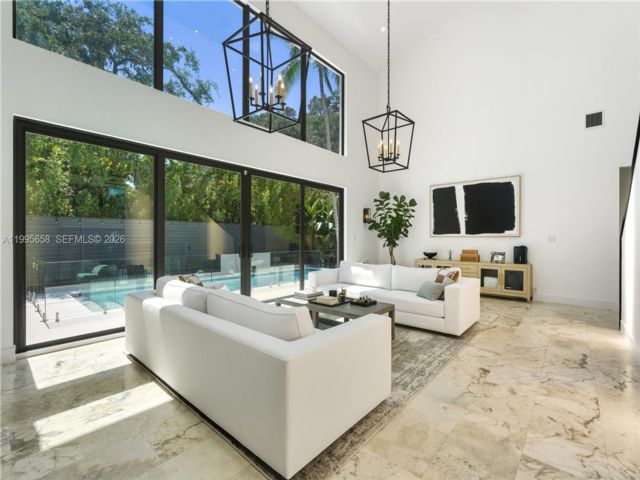  5 BR,  5.00 BTH &nbsp; style home in Miami