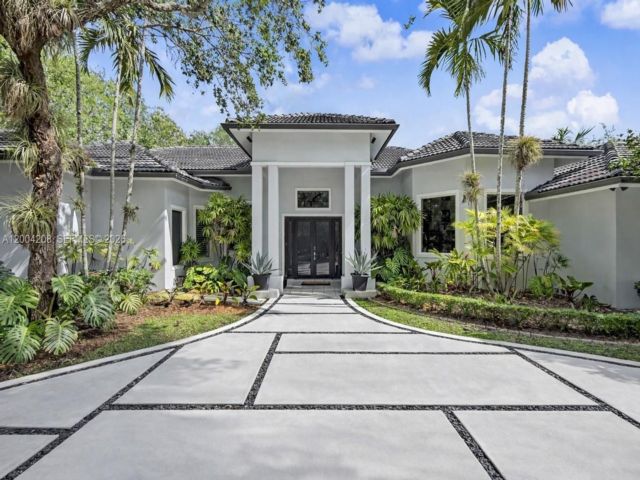  5 BR,  3.00 BTH &nbsp; style home in Miami
