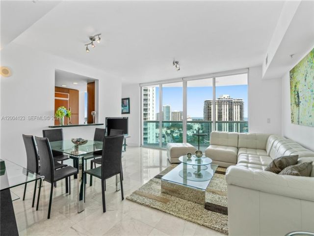 [Aventura Real Estate, listing number 3337402]