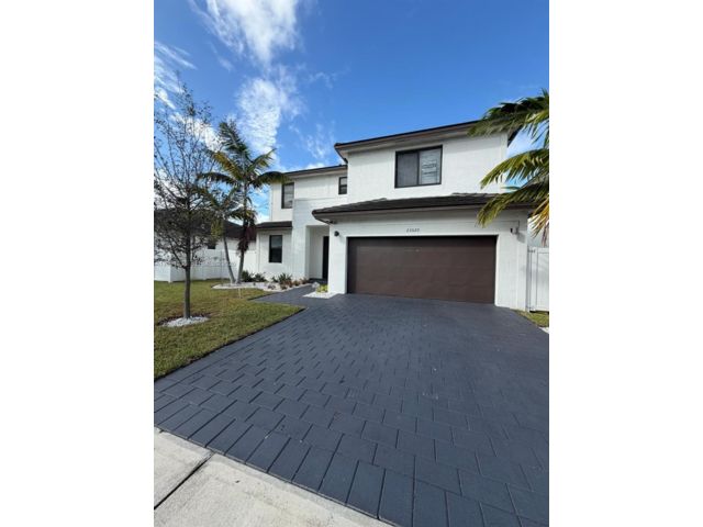  4 BR,  3.50 BTH &nbsp; style home in Homestead
