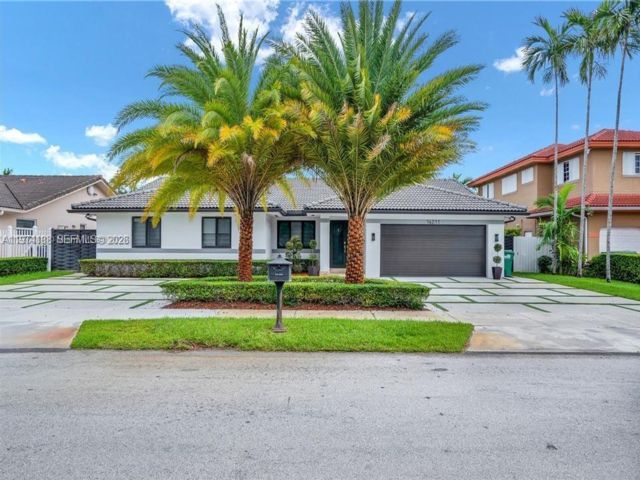  4 BR,  2.50 BTH &nbsp; style home in Miami