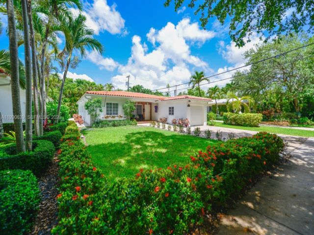  3 BR,  2.00 BTH &nbsp; style home in Coral Gables