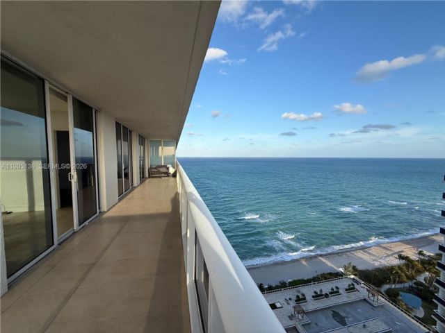  2 BR,  2.00 BTH &nbsp; style home in Hallandale Beach