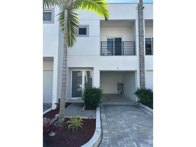  2 BR,  2.50 BTH &nbsp; style home in Fort Lauderdale