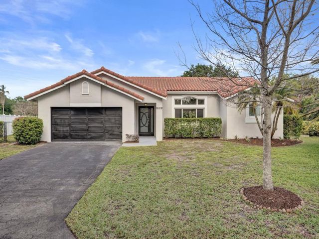  4 BR,  2.00 BTH &nbsp; style home in Coral Springs