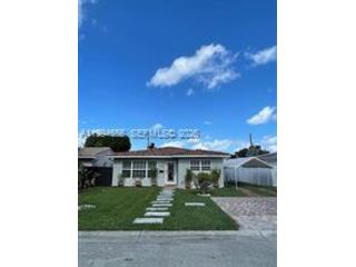  4 BR,  3.50 BTH &nbsp;Other style home in Hollywood