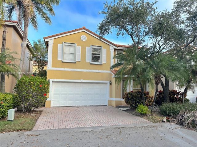  3 BR,  2.50 BTH &nbsp;Other style home in Hollywood