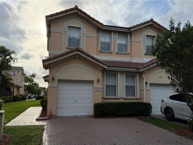  3 BR,  2.50 BTH &nbsp;Townhouse style home in Crossings