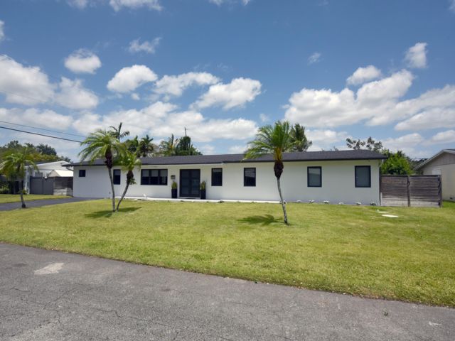  4 BR,  2.50 BTH &nbsp; style home in Palmetto Bay