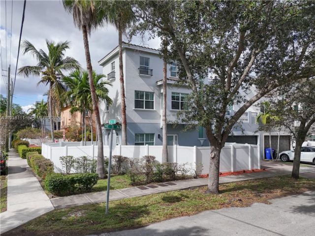  3 BR,  3.50 BTH &nbsp; style home in Fort Lauderdale