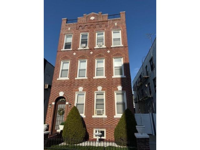 11 BR,  6.00 BTH &nbsp;Multi-family style home in Midwood