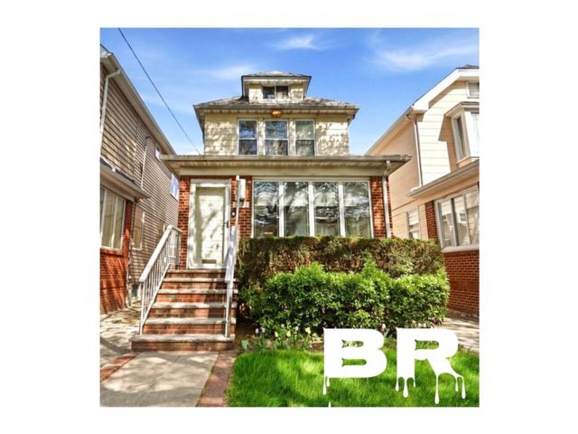  3 BR,  2.00 BTH &nbsp;Single family style home in Flatlands