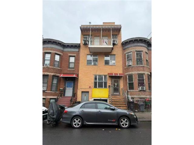 Studio,  0.00 BTH &nbsp;Residential style home in Sunset Park