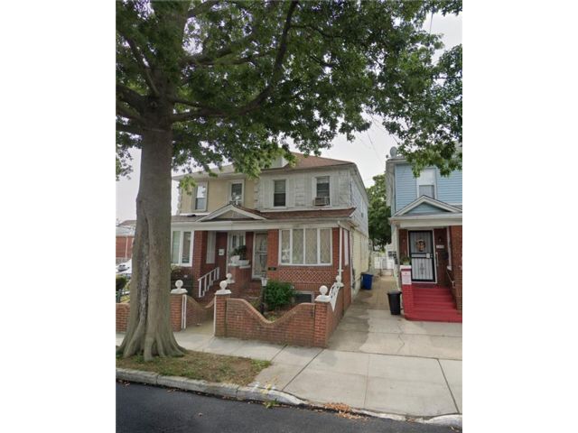  3 BR,  0.00 BTH &nbsp;Multi-family style home in Flatlands