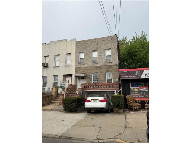 Studio,  0.00 BTH &nbsp;Multi-family style home in Old Mill Basin