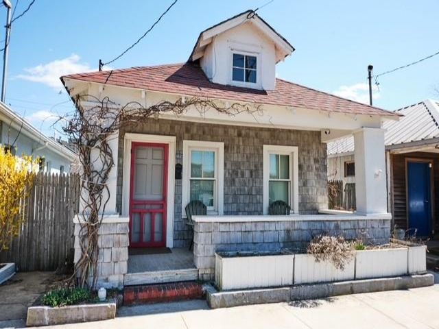  2 BR,  1.00 BTH &nbsp;Single family style home in Far Rockaway