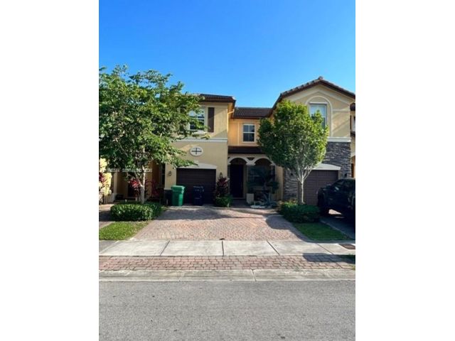  3 BR,  3.00 BTH &nbsp; style home in Medley