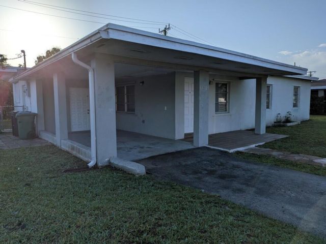  3 BR,  2.00 BTH &nbsp; style home in Miami