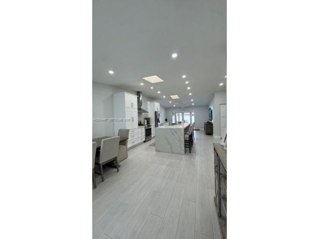 [PHOTO]