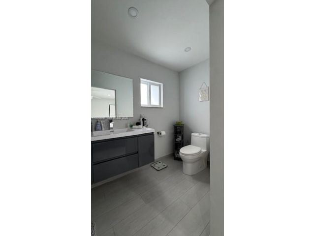 [PHOTO]