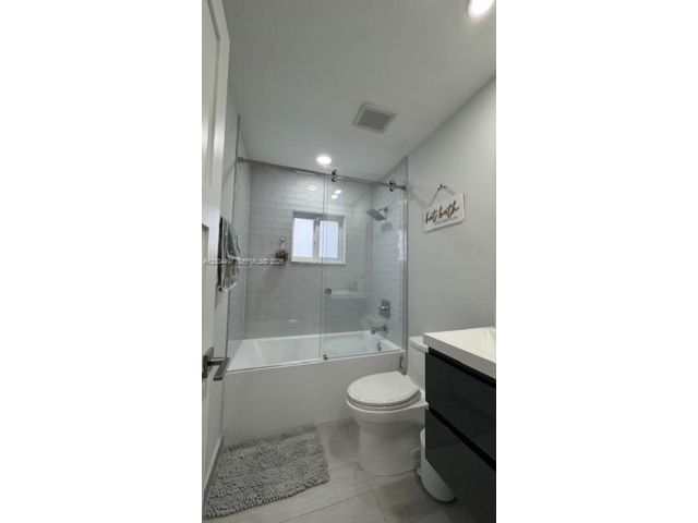 [PHOTO]